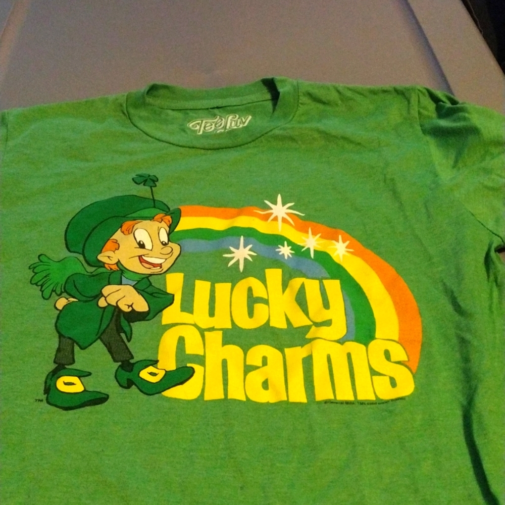 *3/$20 Bundle Deal Closet Cleanout Sale* Vintage Lucky Charms T-shirt Small